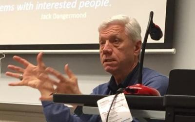 Curt Bynum talking to graduating GeoScience Students at IUS